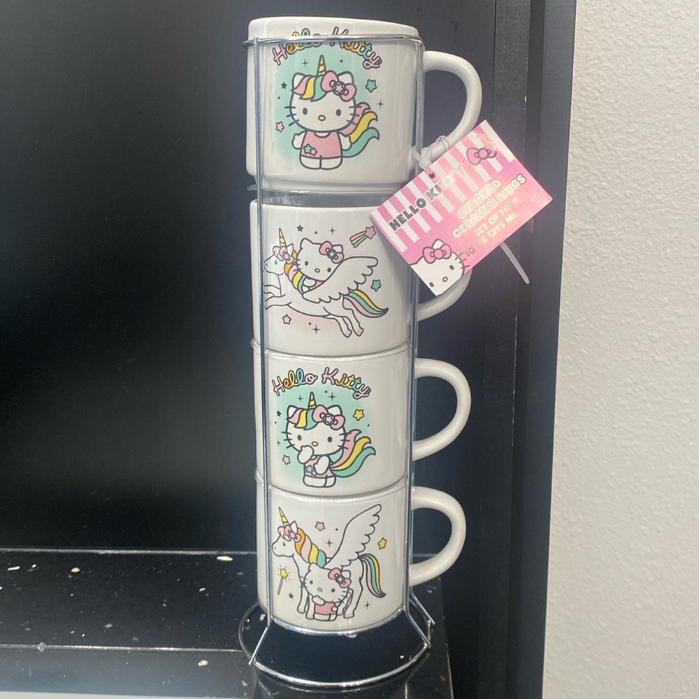 NWT VIRAL Hello Kitty Expresso/ Cappuccino cup set if 4 with stand